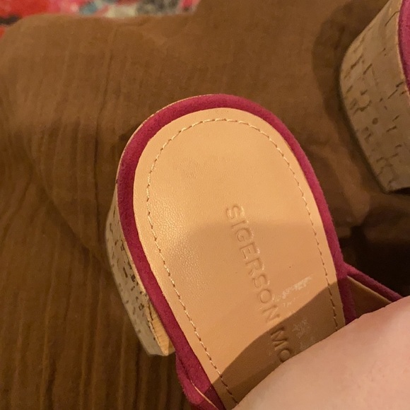Sigerson Morrison / NEW Rhoda MAGENTA PINK Suede Crisscross Heel Mules Sandals 8 - Picture 6 of 7